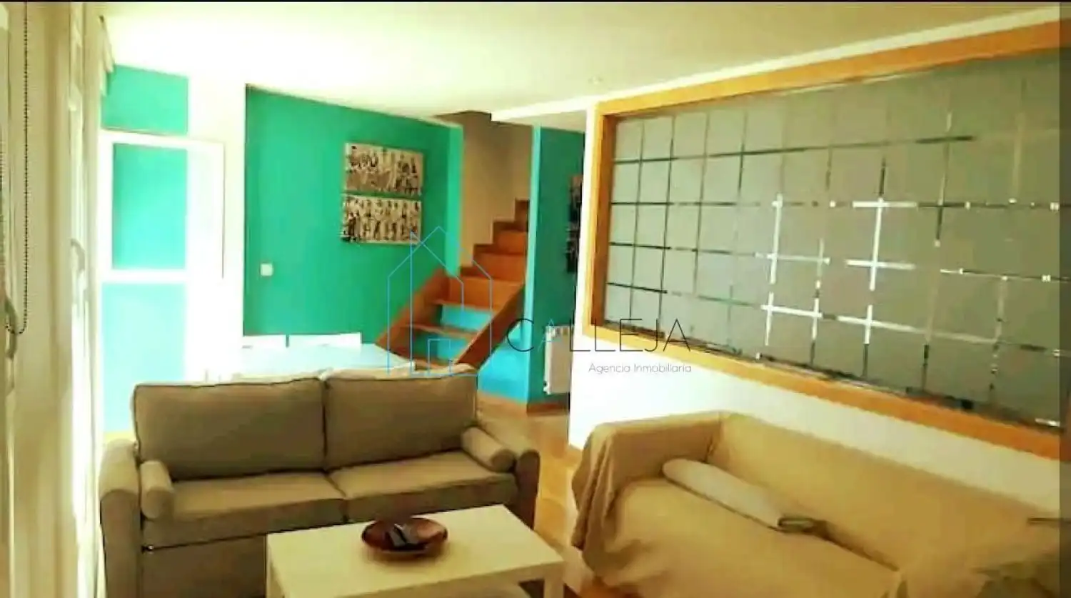 Sala de estar de Dúplex en venta en Ourense Capital  con Calefacción, Trastero y Amueblado