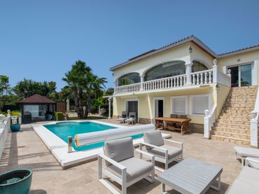 Detached house with pool for sale in Cap Martí - El Tossalet - Pinomar