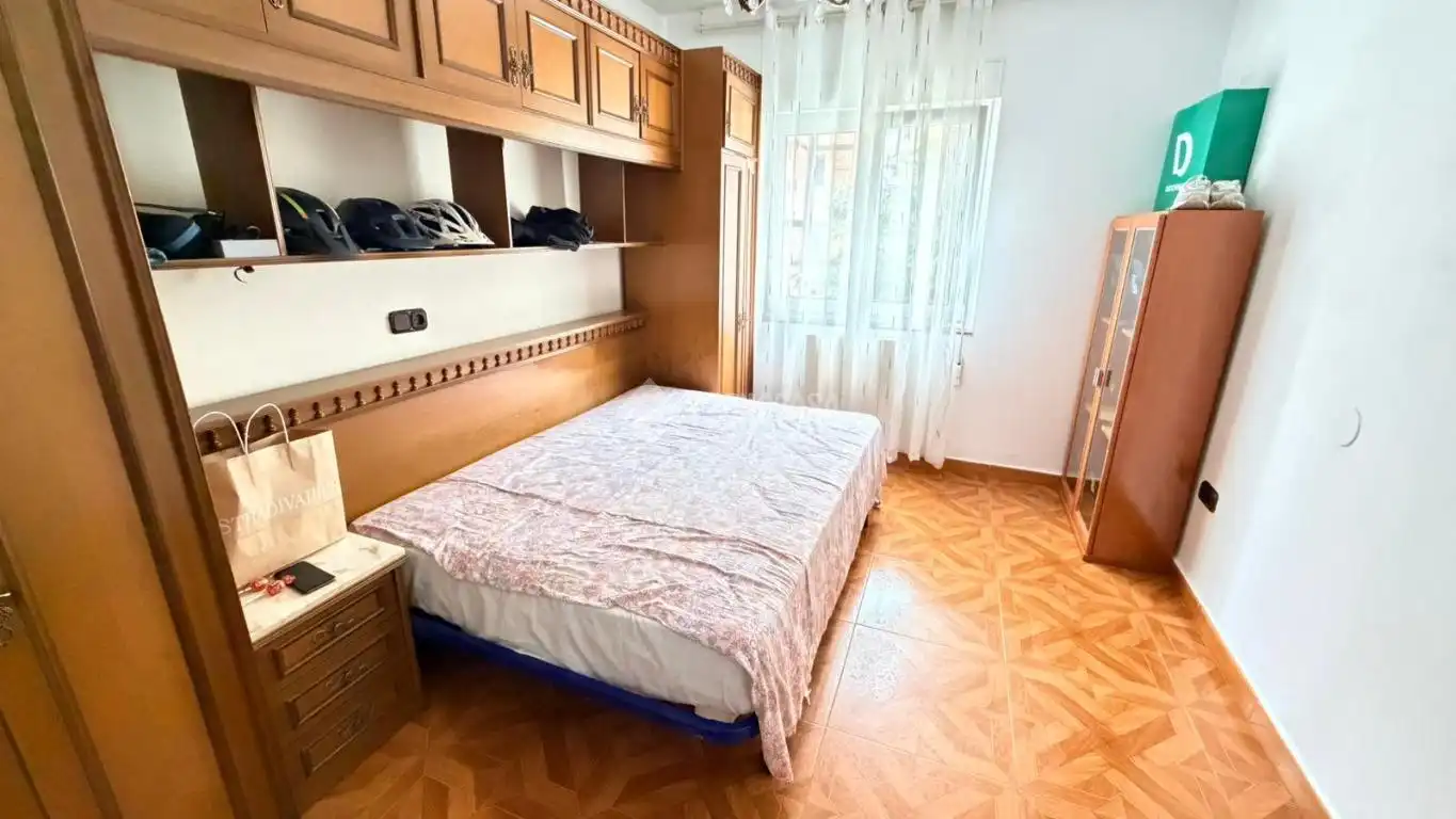 Habitación de Piso en venta en Gijón  con Calefacción y Amueblado
