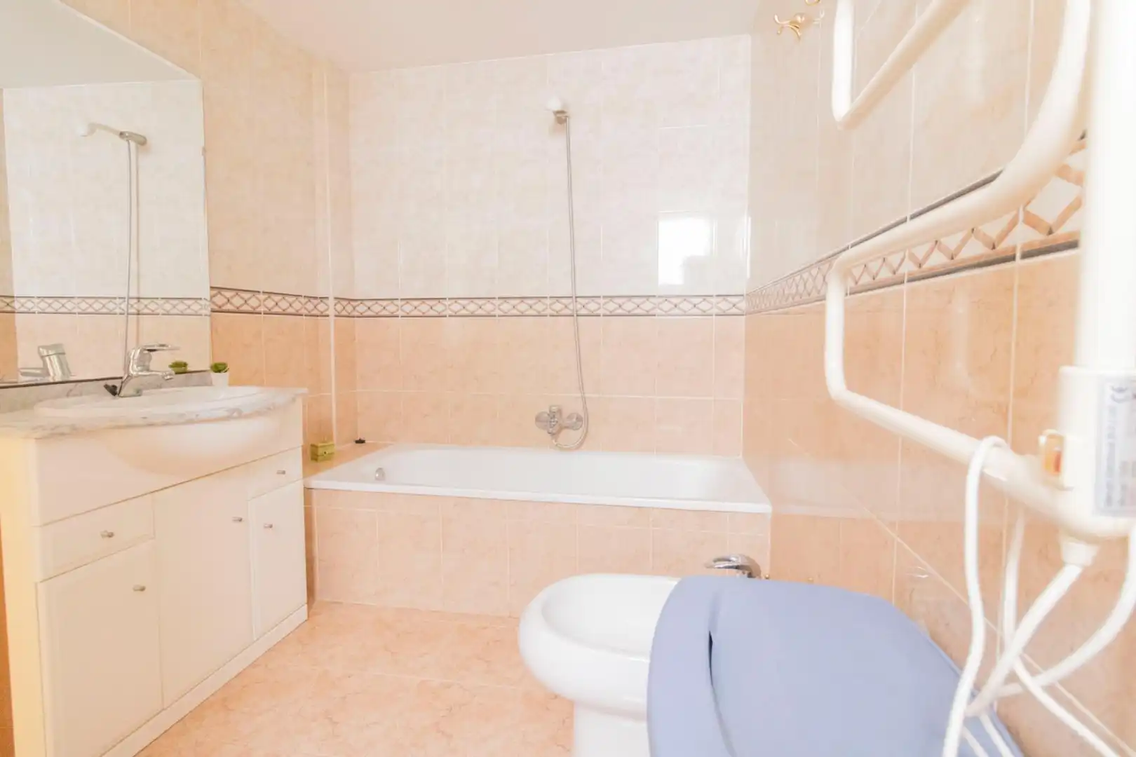 Bathroom of Flat for sale in Albuixech  with Air Conditioner, Heating and Balcony