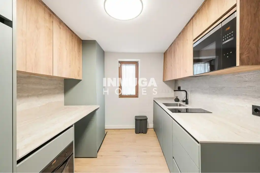 Cuina de Dúplex en venda en Madrid amb Aire condicionat i Calefacció