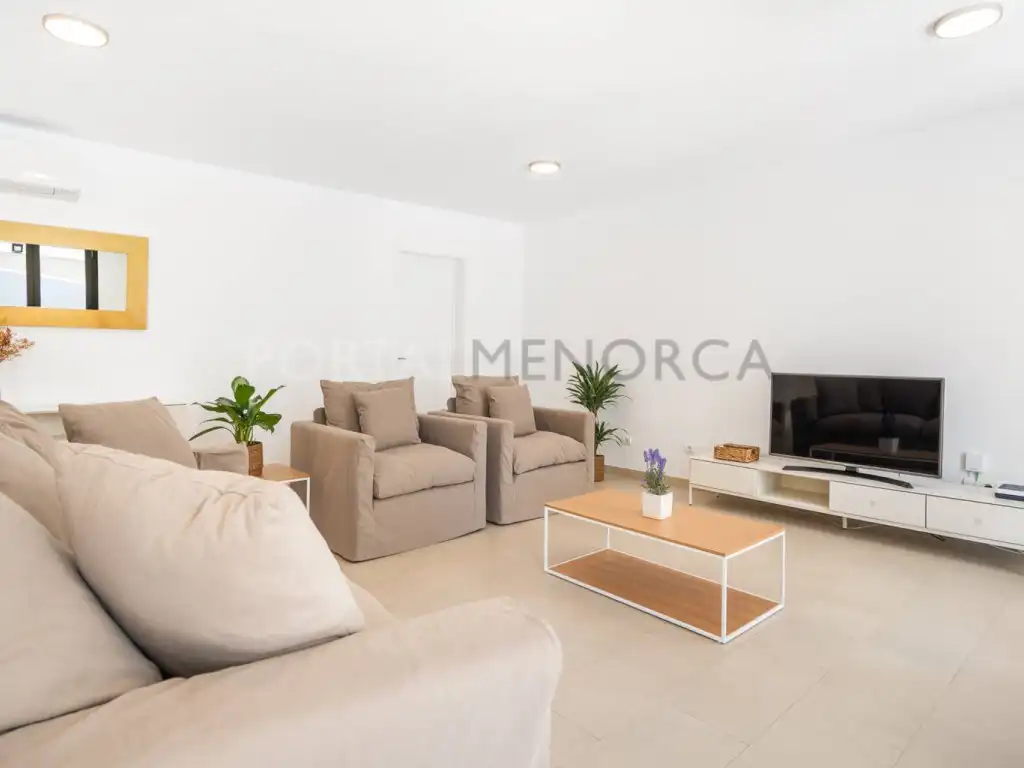 Sala d'estar de Casa o xalet en venda en Es Mercadal amb Jardí privat, Terrassa i Piscina