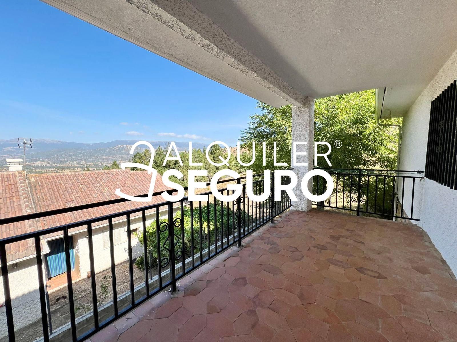 Exterior view of House or chalet to rent in Garganta de los Montes  with Heating, Storage room and Furnished