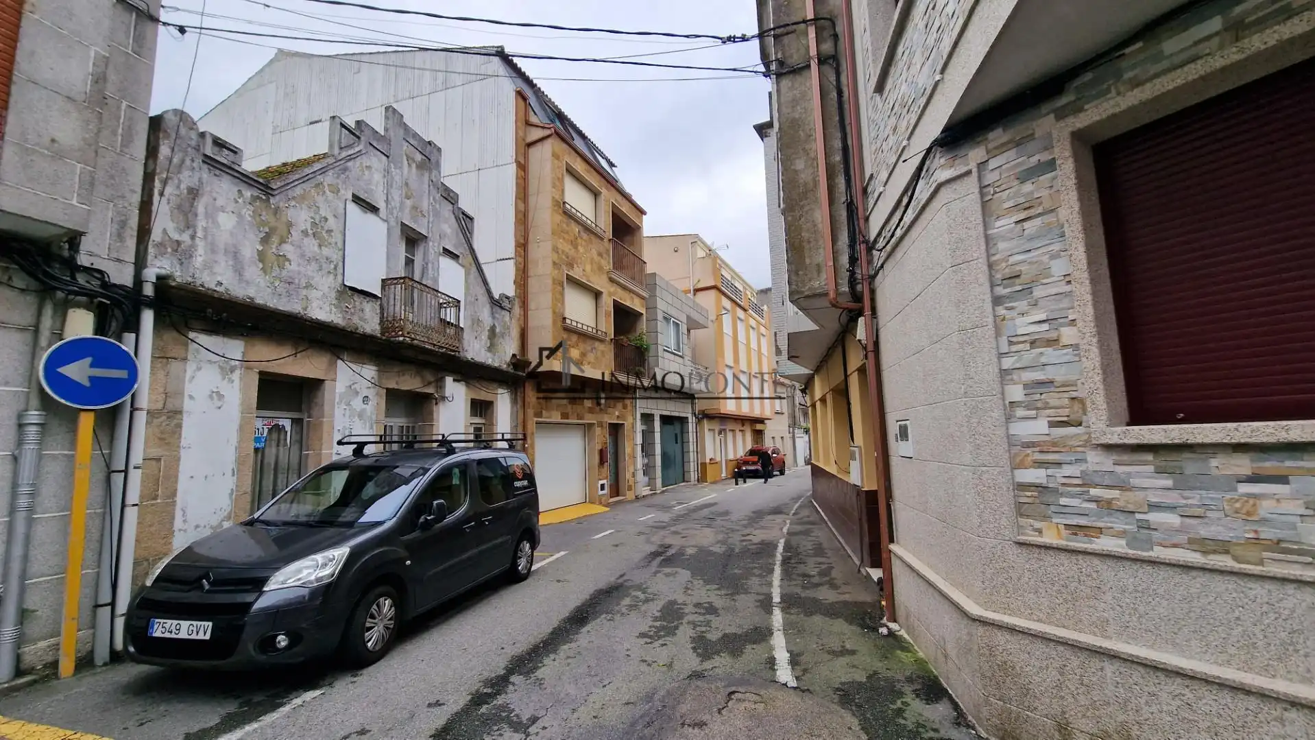Vista exterior de Casa adosada en venda en O Grove   amb Calefacció, Jardí privat i Traster