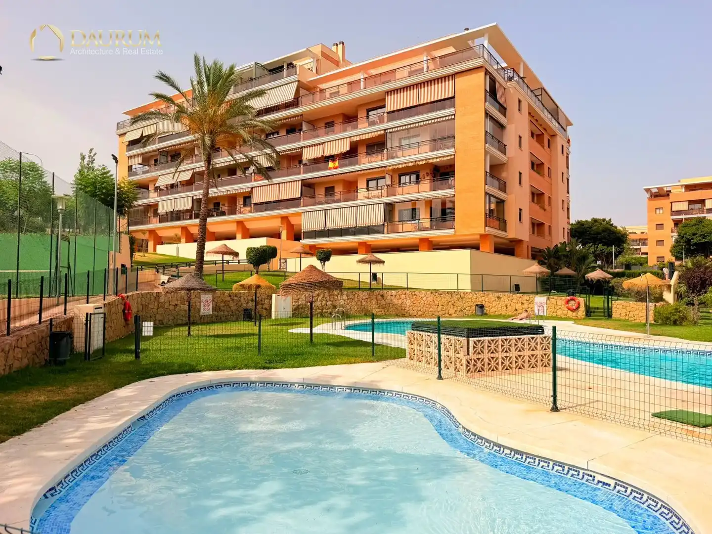 Vista exterior de Pis en venda en Torremolinos amb Aire condicionat, Calefacció i Terrassa