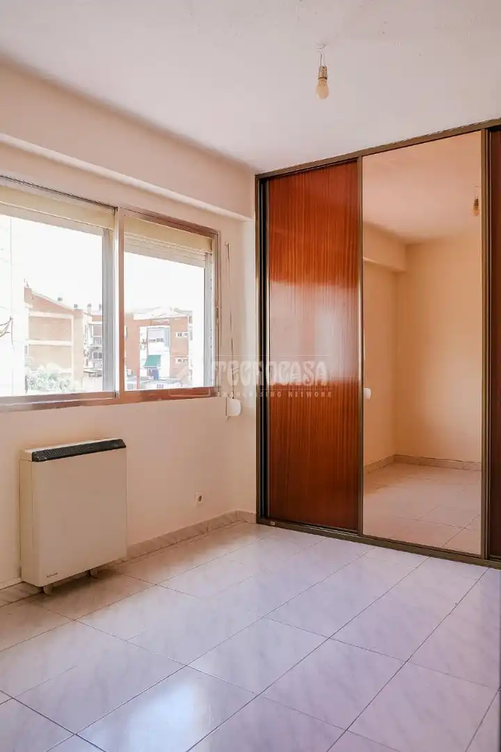 Habitación de Piso en venta en Madrid con Aire acondicionado y Calefacción