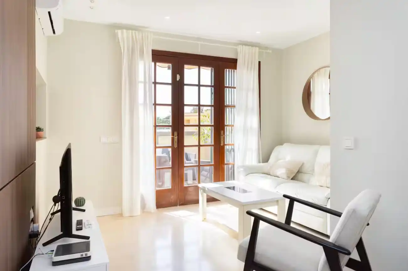 Wohnzimmer von Wohnungen zur Miete in Santa Cruz de Tenerife mit Klimaanlage, Heizung und Privatgarten