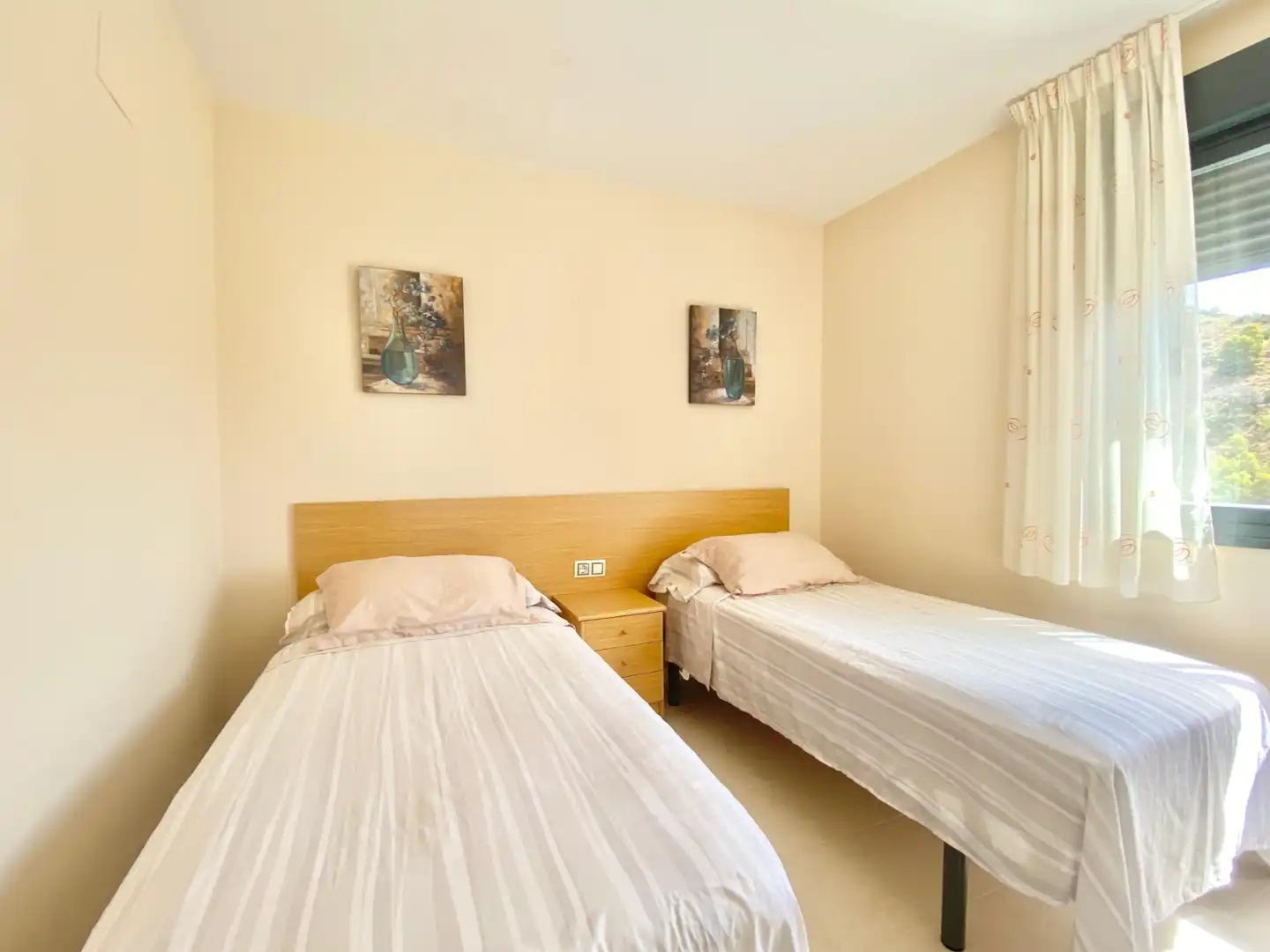 Habitación de Apartamento de alquiler en Benidorm con Aire acondicionado, Calefacción y Terraza