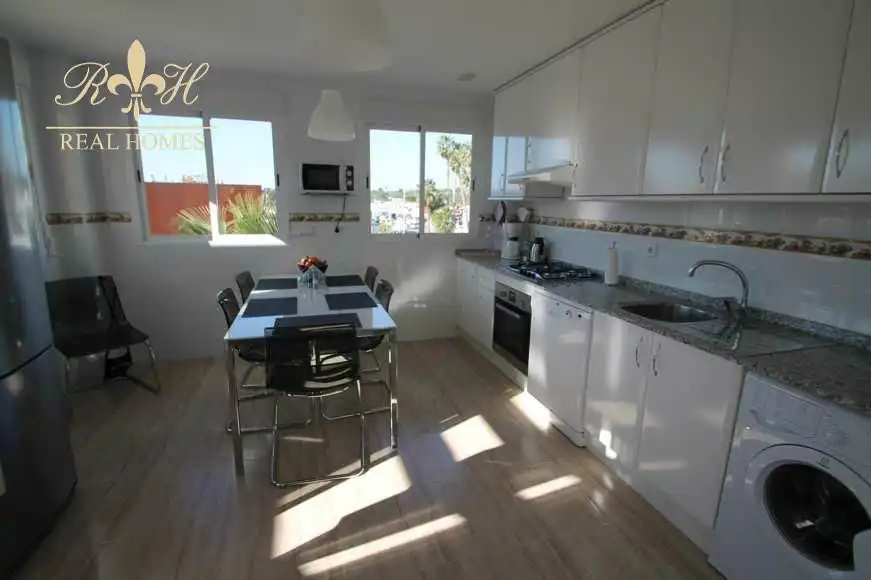 Cocina de Ático de alquiler en L'Alfàs del Pi con Aire acondicionado, Terraza y Piscina