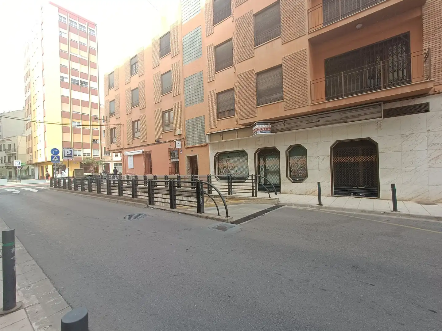 Local comercial de lloguer a Carrer de Miquel Servet 1, imagen 2