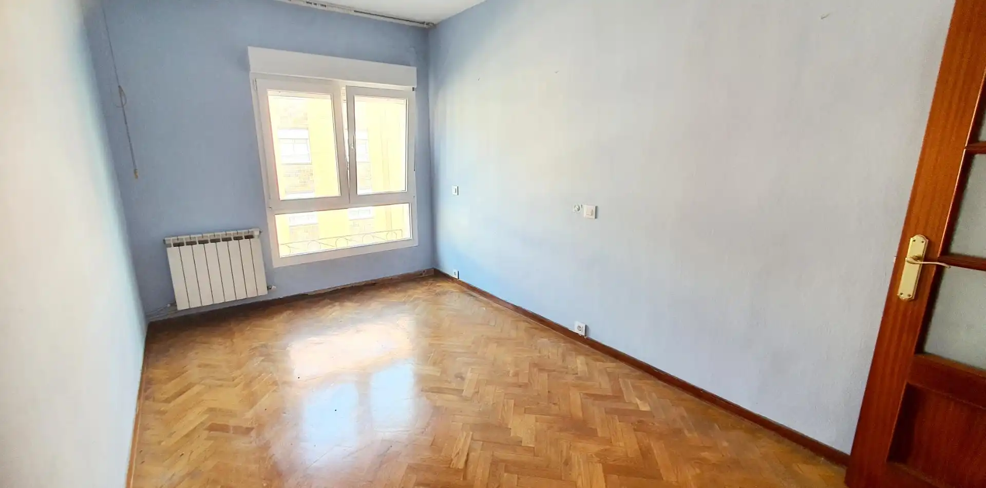 Habitación de Piso en venta en Oviedo  con Calefacción y Trastero