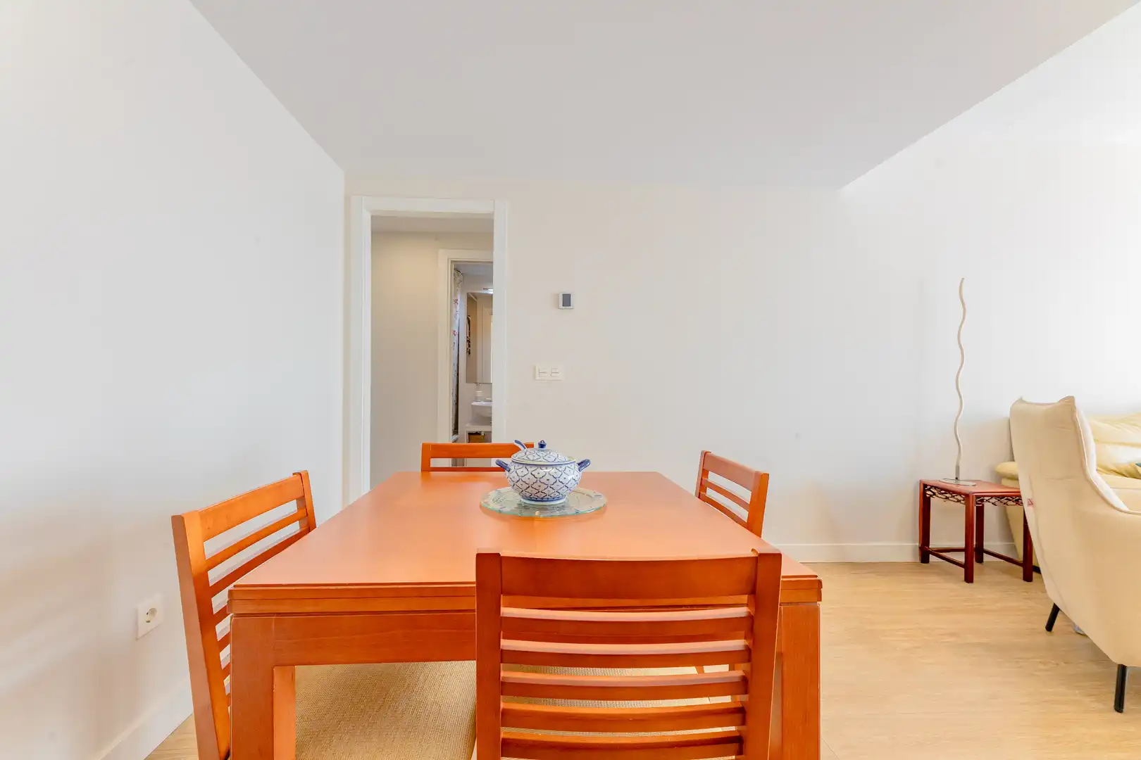 Comedor de Piso en venta en Valencia con Trastero, Piscina y Balcón