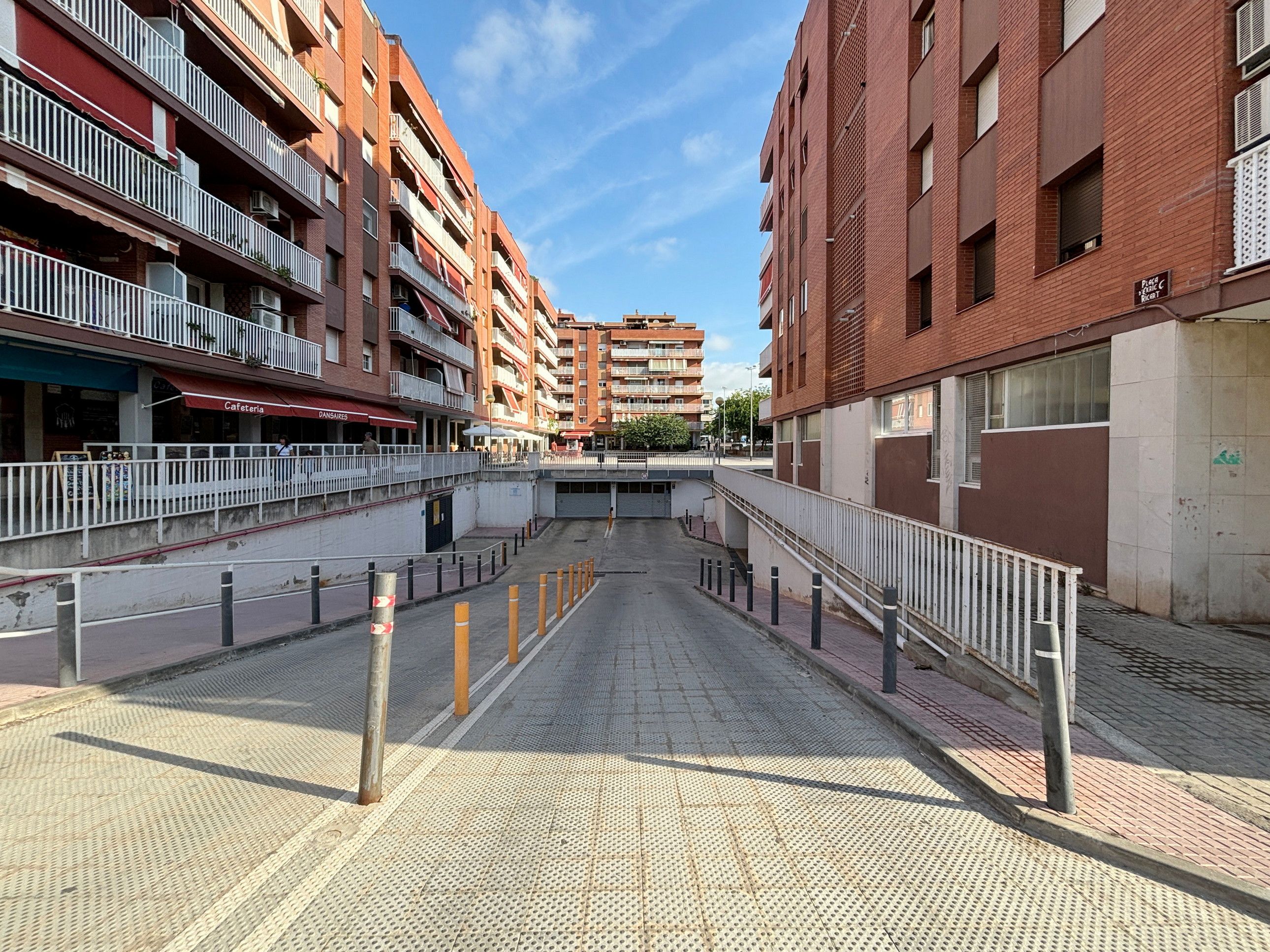 Vista exterior de Garatge en venda en Vilanova i la Geltrú
