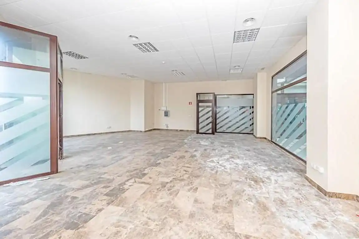 Local comercial en venta en Avenida de Benacazón 3, imagen 6
