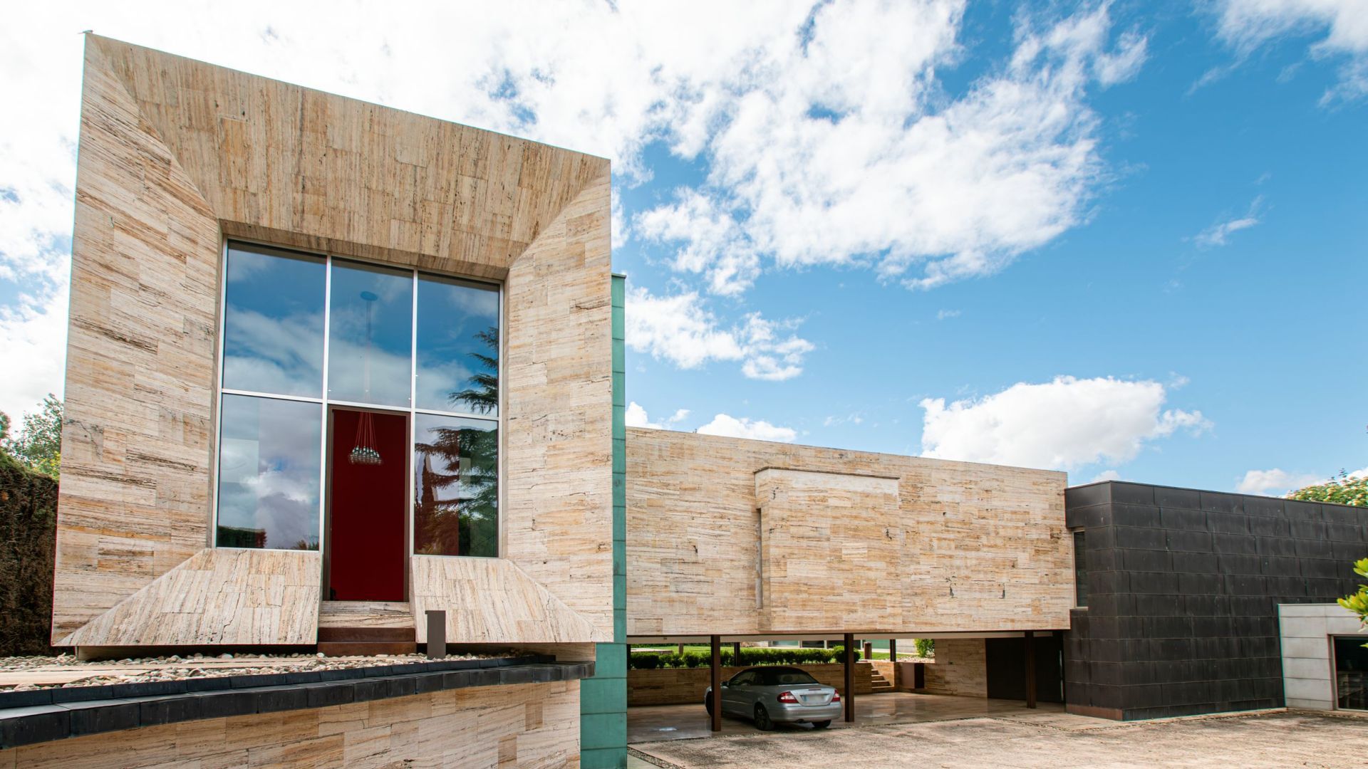Exterior view of Flat for sale in Villanueva de la Cañada  with Air Conditioner and Storage room