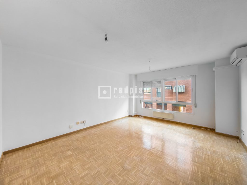 Bedroom of Flat to rent in Alcorcón  with Air Conditioner, Heating and Parquet flooring