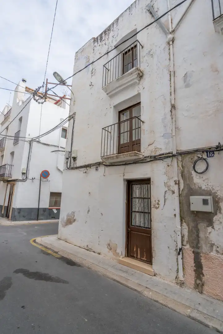 Vista exterior de Casa o xalet en venda en La Sénia amb Terrassa, Moblat i Balcó