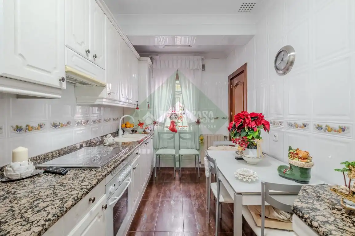 Kitchen of Houses for sale in Madrid  with Air Conditioner and Heating