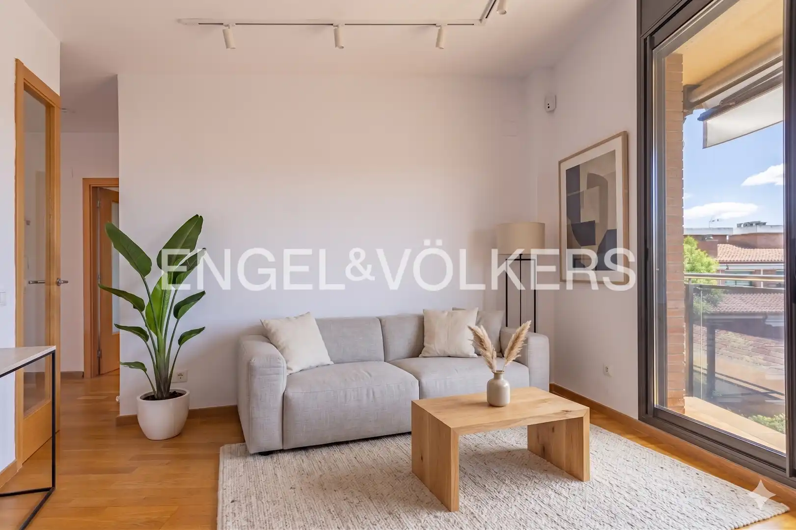 Living room of Flat for sale in Sant Cugat del Vallès  with Heating, Private garden and Parquet flooring