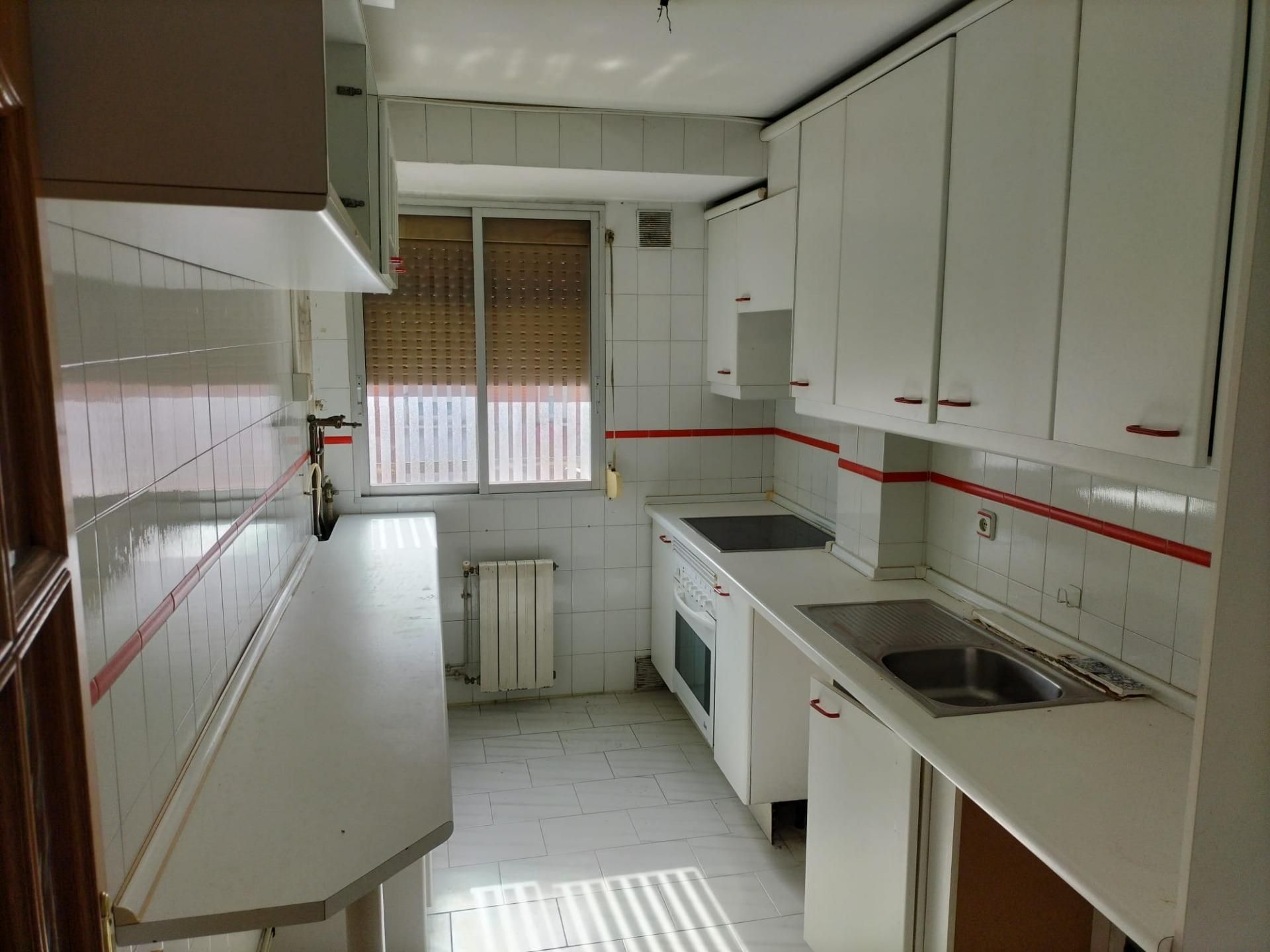 Kitchen of Flat for sale in  Madrid Capital