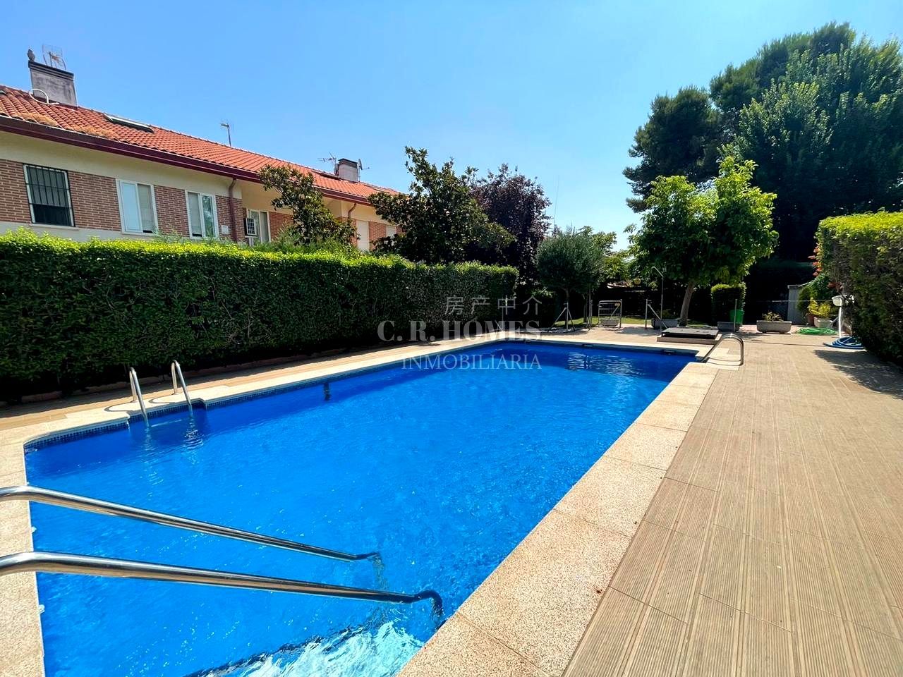Swimming pool of Single-family semi-detached for sale in Cubas de la Sagra  with Air Conditioner, Heating and Private garden