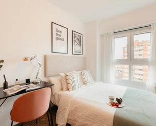 Bedroom of Flat to share in  Valencia Capital  with Internet