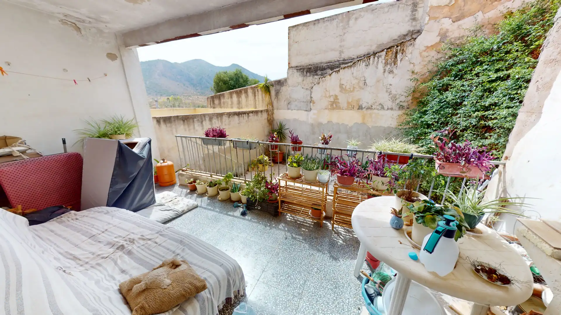 Terrassa de Casa adosada en venda en Algueña amb Calefacció, Terrassa i Moblat