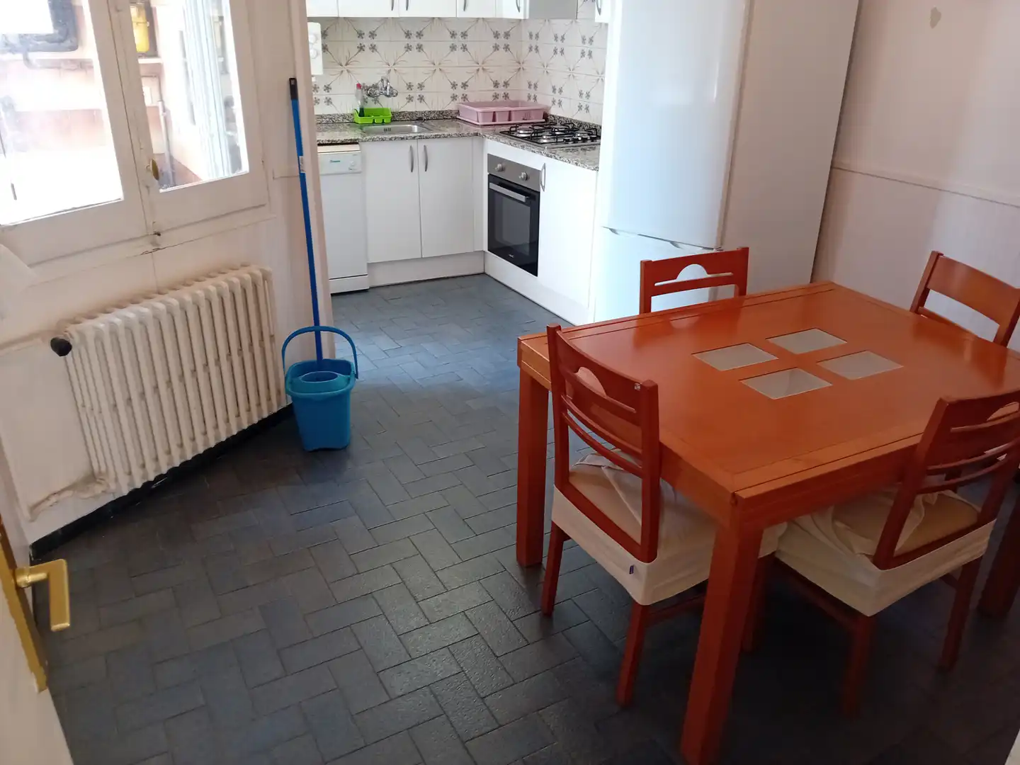 Kitchen of Flat for sale in Girona  with Air Conditioner, Heating and Terrace