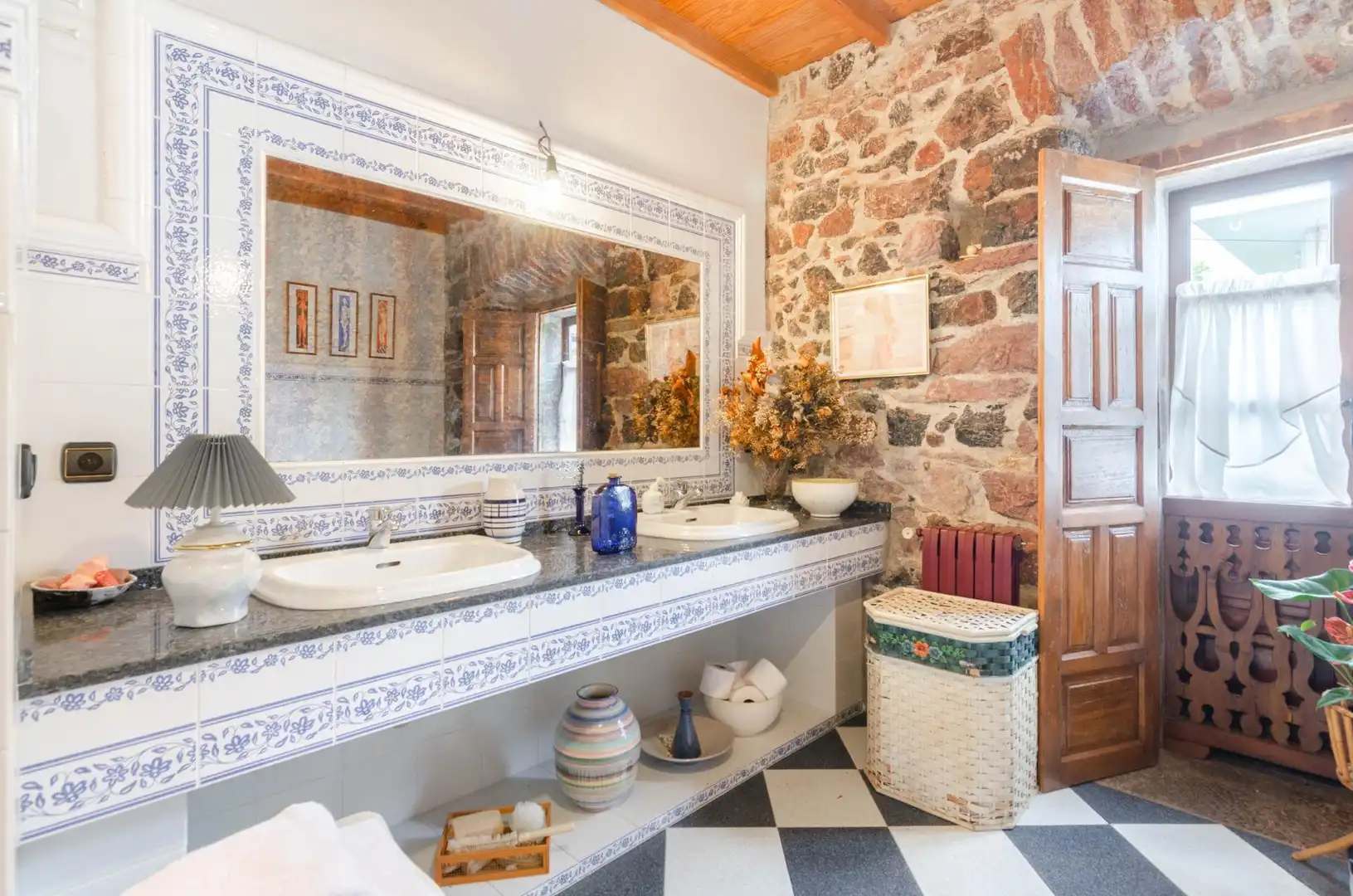 Baño de Casa o chalet en venta en Avilés con Calefacción, Jardín privado y Terraza