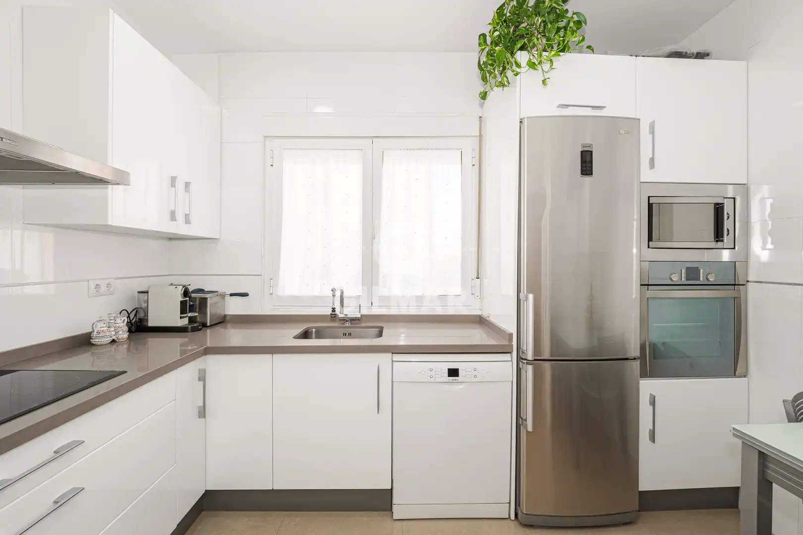 Kitchen of Flat for sale in Sevilla  with Heating, Storage room and Balcony