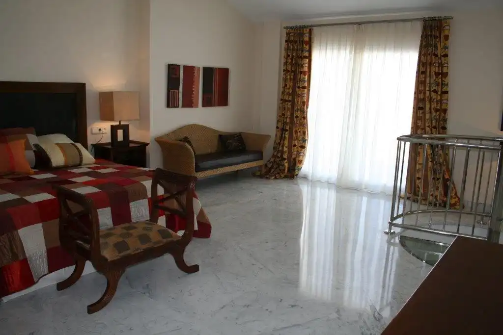 Penthouse mit Pool zum Verkauf in Nueva Andalucía, imagen 2