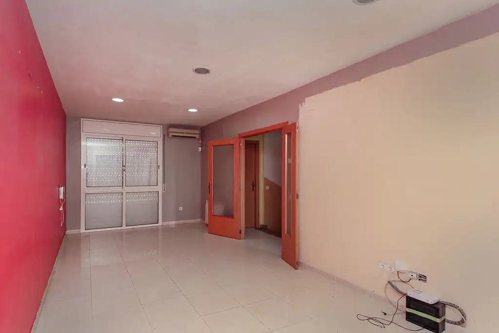 Casa aparellada en venda a C/ Princep D´Asturies, imagen 2