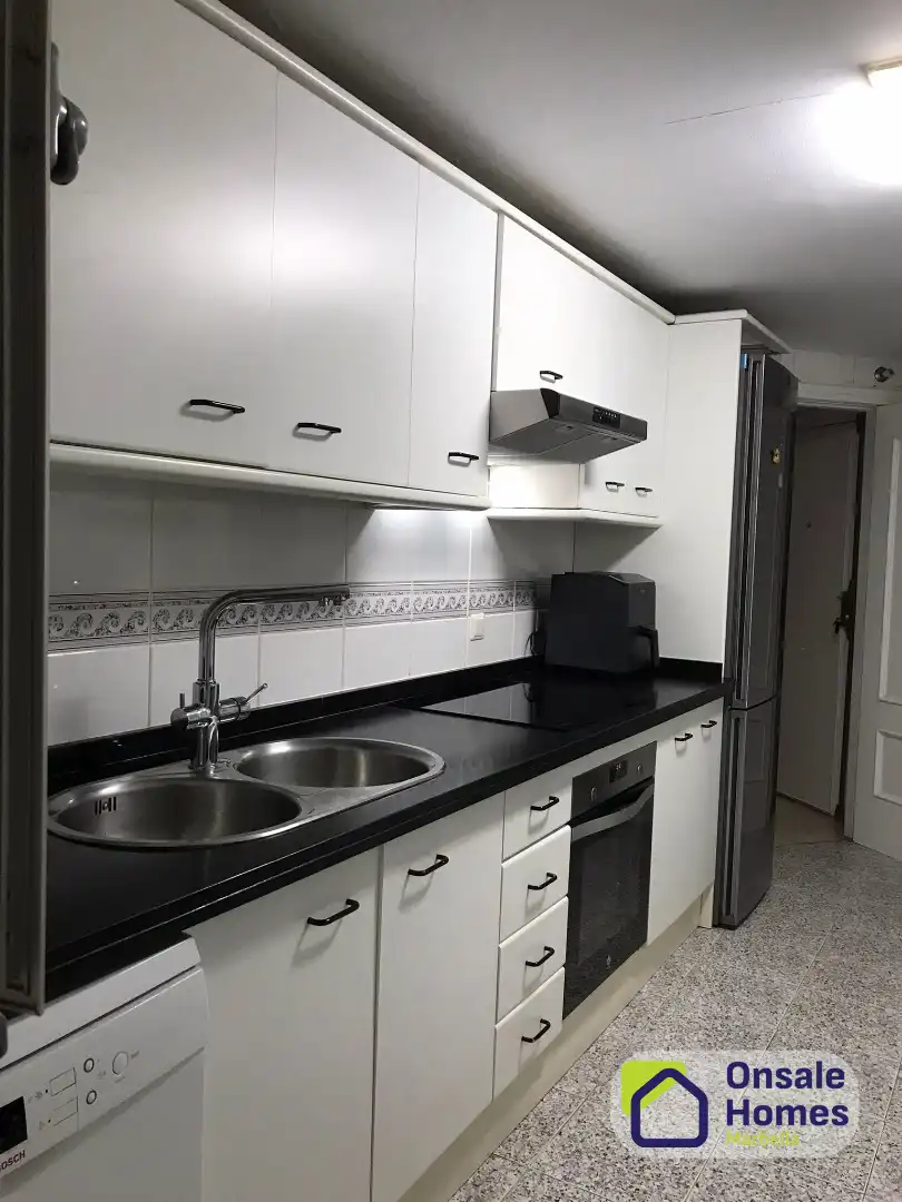 Cocina de Piso en venta en Marbella con Aire acondicionado, Terraza y Trastero