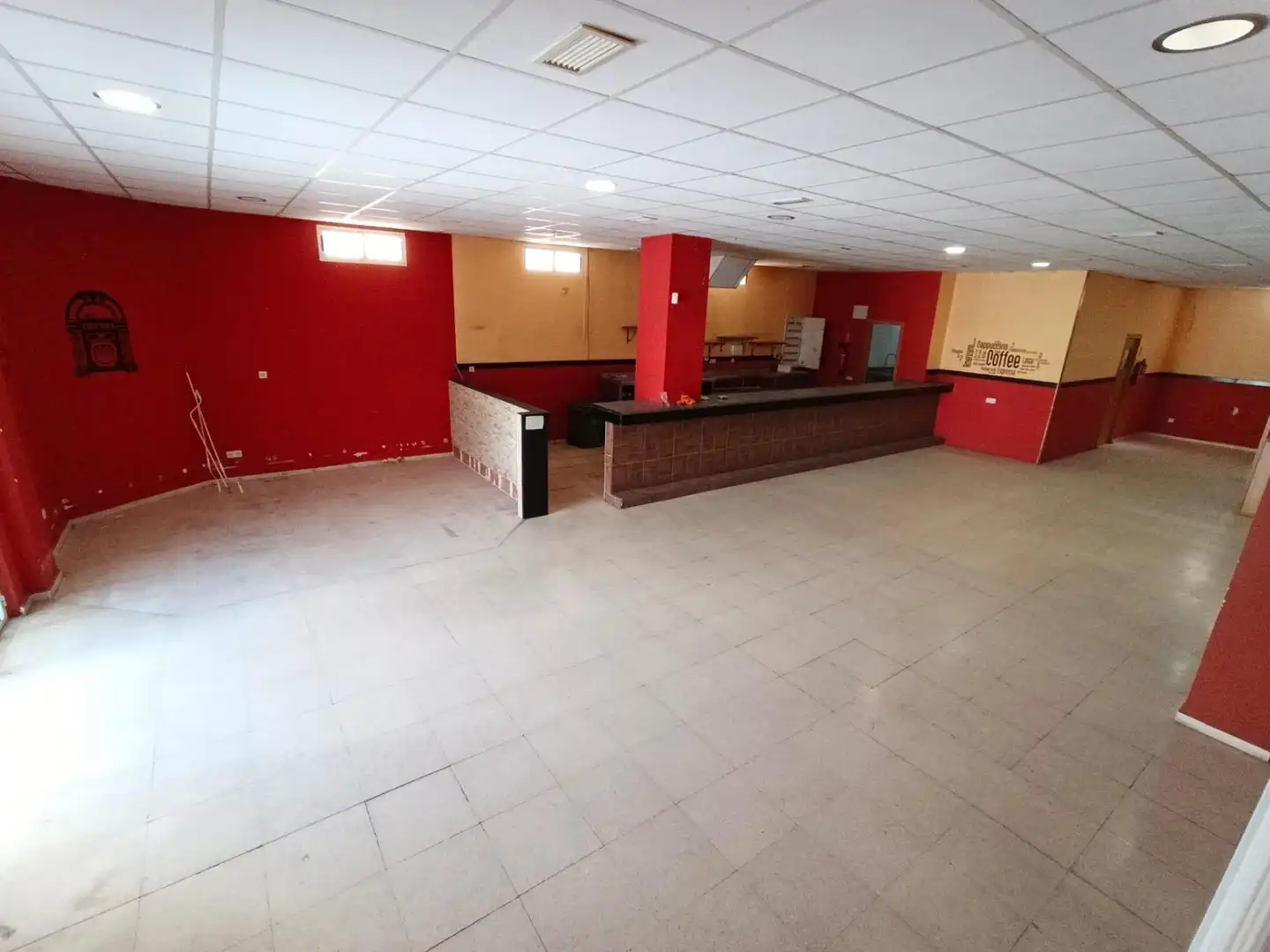 Local en venta en Torrevieja con Aire acondicionado, Terraza y Amueblado