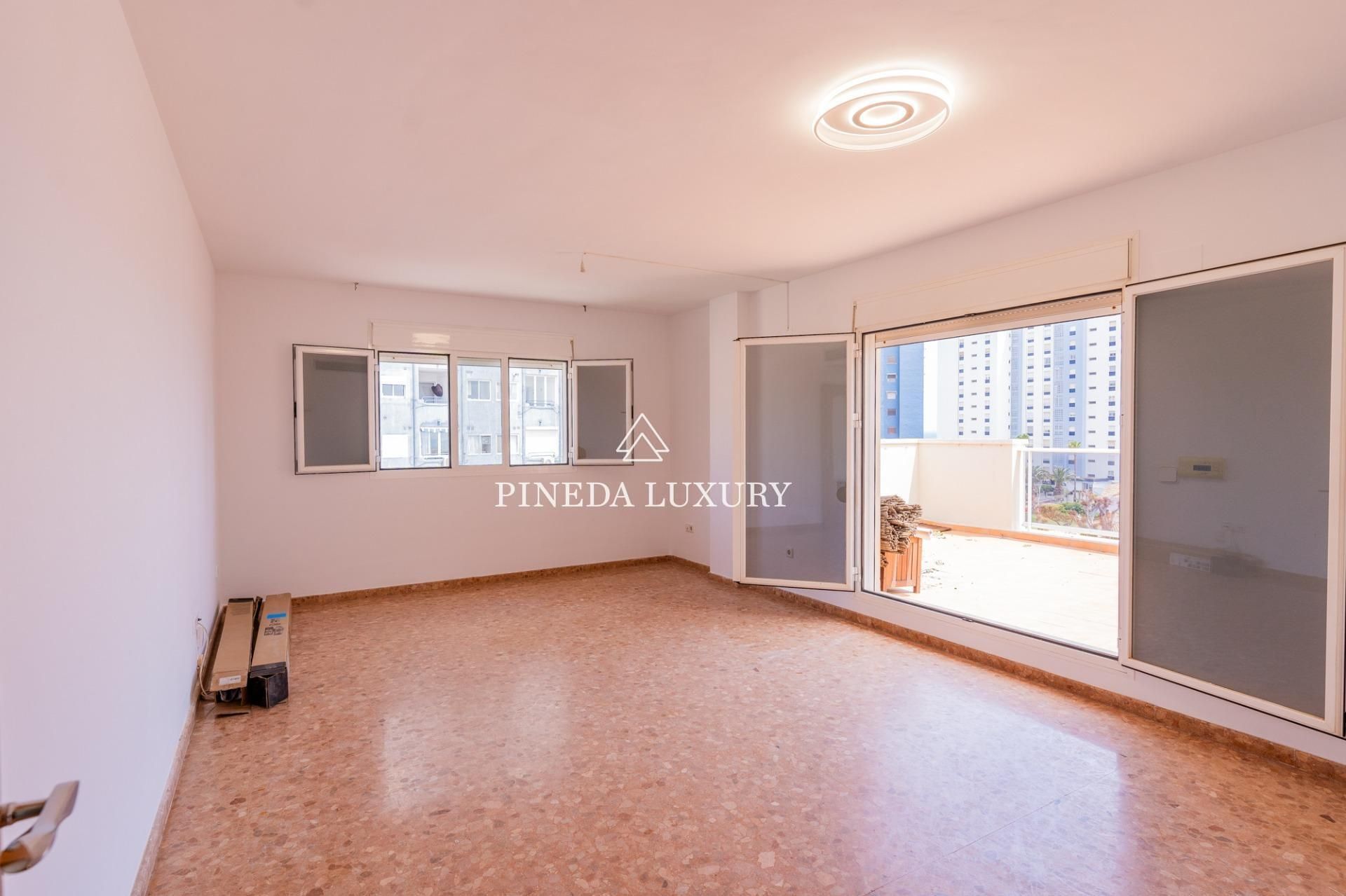 Sala d'estar de Àtic en venda en El Puig de Santa Maria amb Aire condicionat, Terrassa i Piscina comunitària
