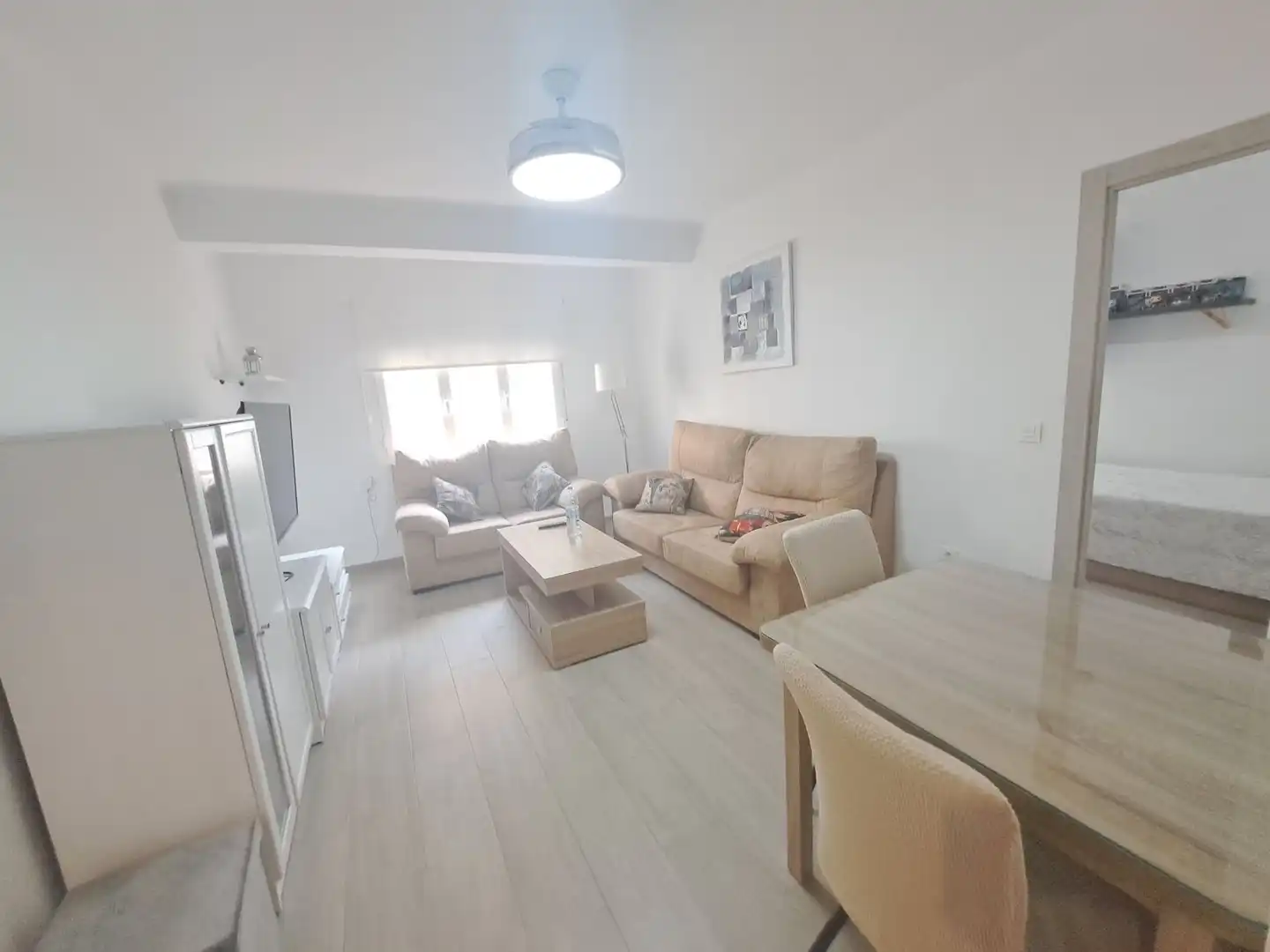 Sala de estar de Piso de alquiler en Granada con Aire acondicionado, Calefacción y Balcón