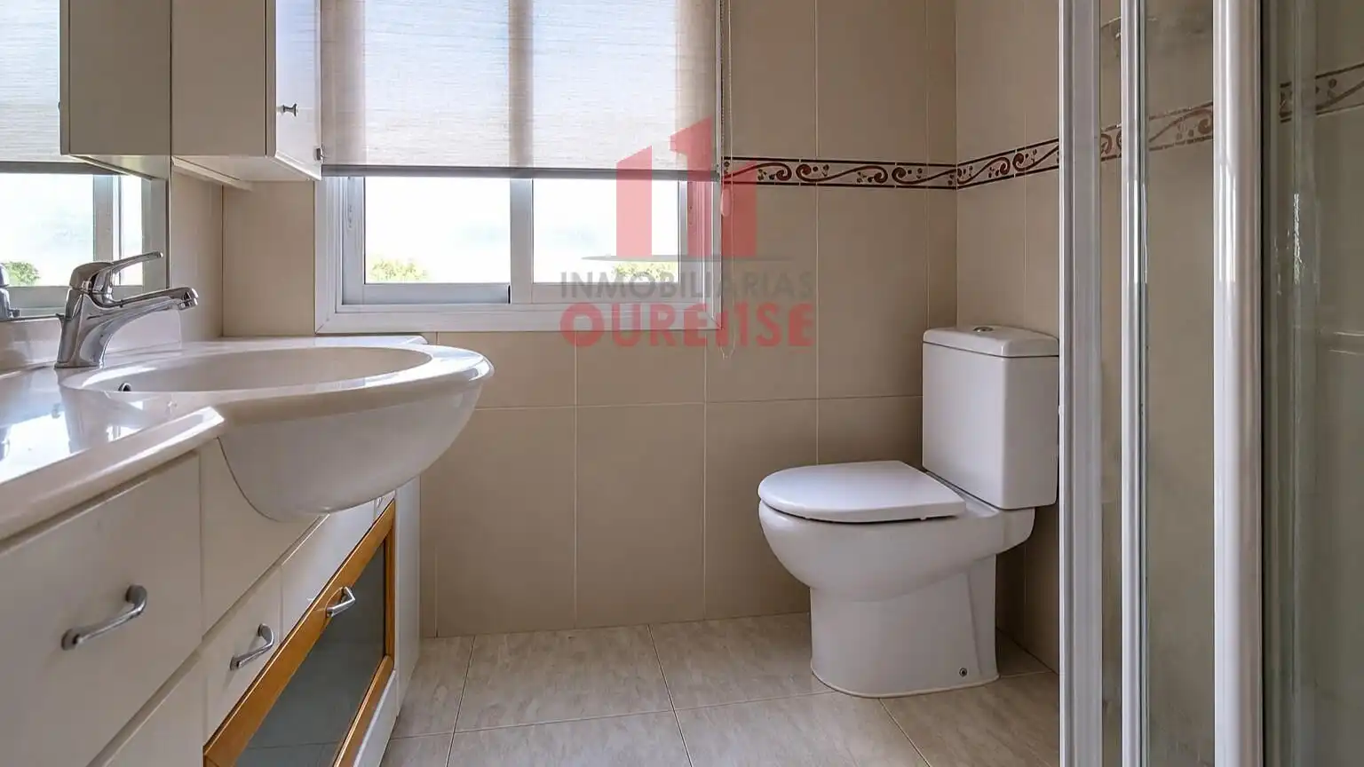 Baño de Casa o chalet en venta en San Cibrao das Viñas con Calefacción, Jardín privado y Terraza