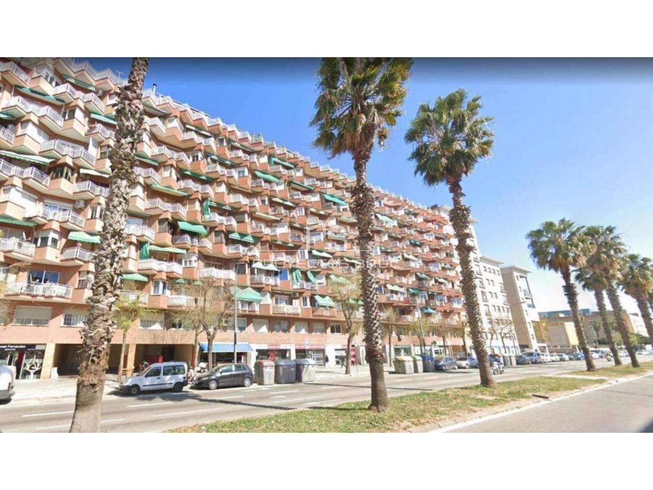 Gebaude zum Verkauf in Paseo Zona Franca, La Marina del Port