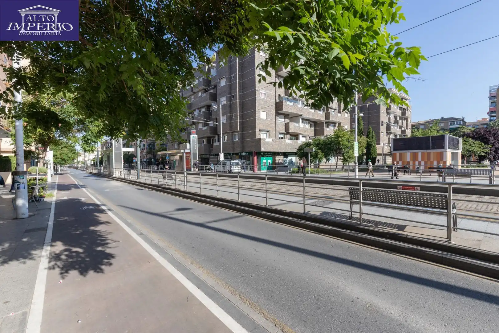 Vista exterior de Pis en venda en Granada amb Aire condicionat, Moblat i Balcó