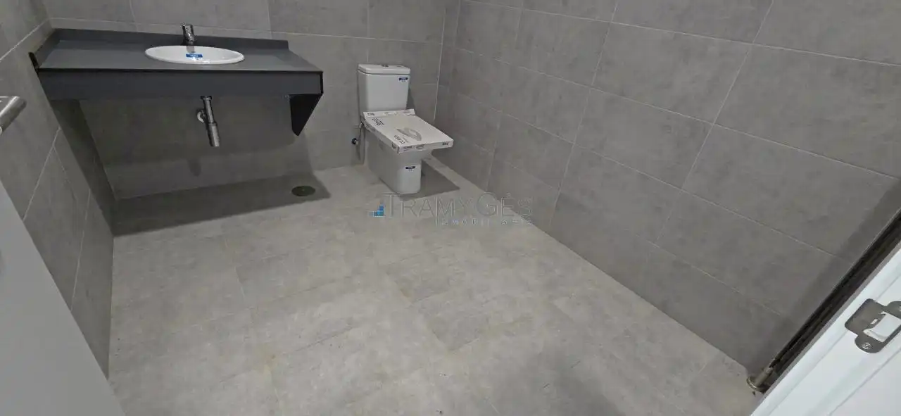Badezimmer von Fabrikhallen zur Miete in Vigo 