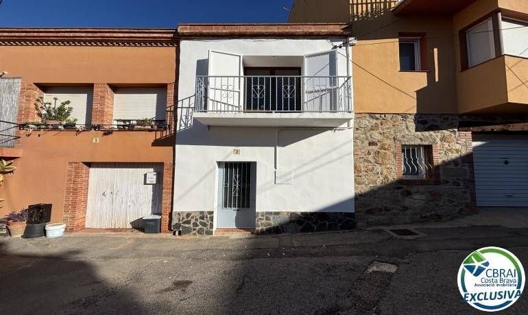 Vista exterior de Casa o xalet en venda en Vilajuïga amb Traster