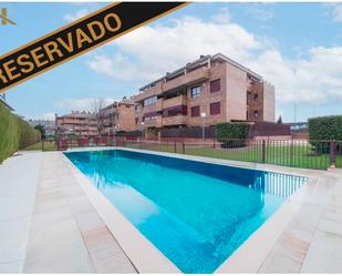 Swimming pool of Planta baja for sale in Majadahonda  with Air Conditioner, Heating and Private garden