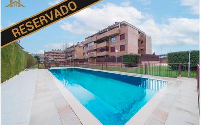 Swimming pool of Planta baja for sale in Majadahonda  with Air Conditioner, Heating and Private garden