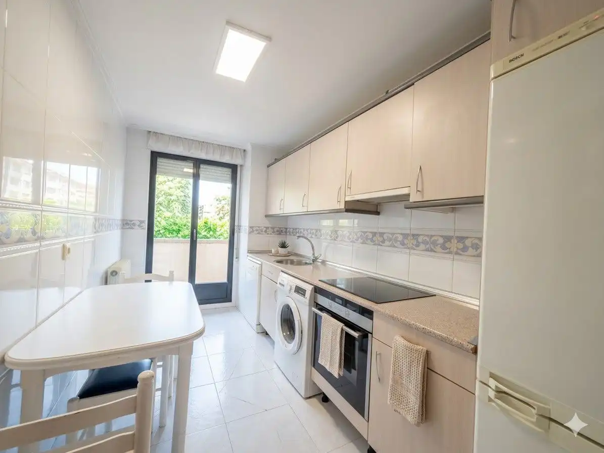Cocina de Piso en venta en  Logroño con Calefacción, Parquet y Terraza