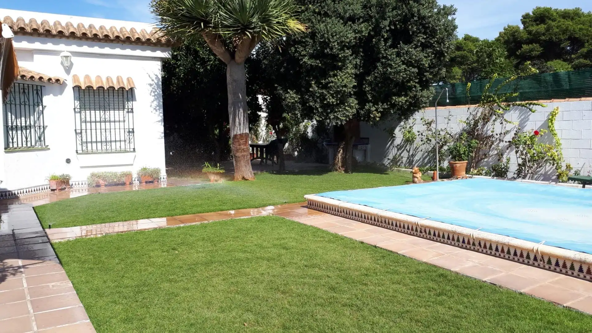 Jardí de Casa o xalet en venda en Chiclana de la Frontera amb Calefacció, Jardí privat i Traster