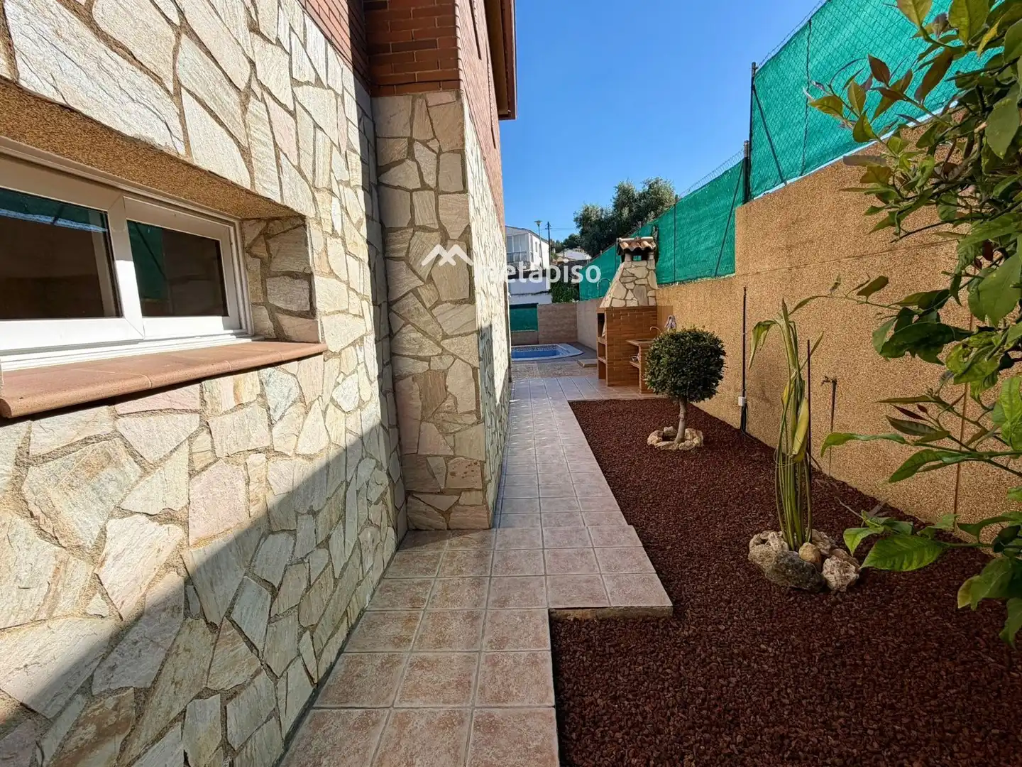 Vista exterior de Casa o xalet en venda en El Vendrell amb Aire condicionat, Calefacció i Piscina