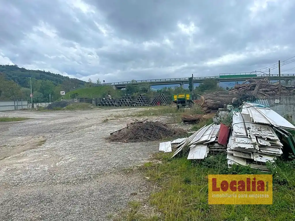 Fabrikhallen zur Miete in Arenas de Iguña