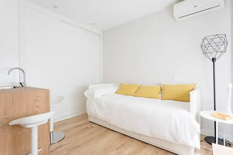 Schlafzimmer von Wohnung zur Miete in Madrid mit Klimaanlage und Möbliert