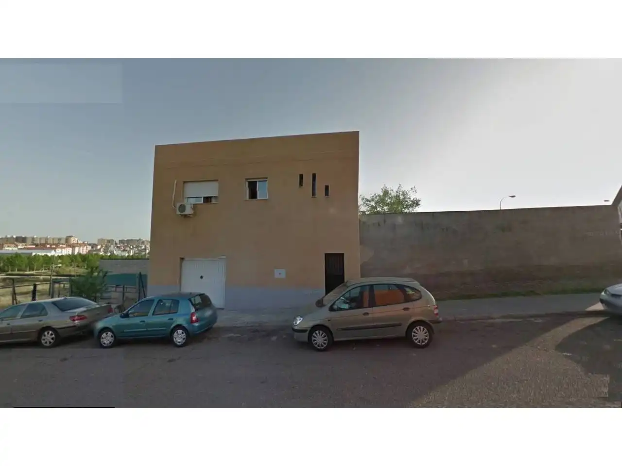 Vista exterior de Casa o xalet en venda en Badajoz amb Aire condicionat i Terrassa