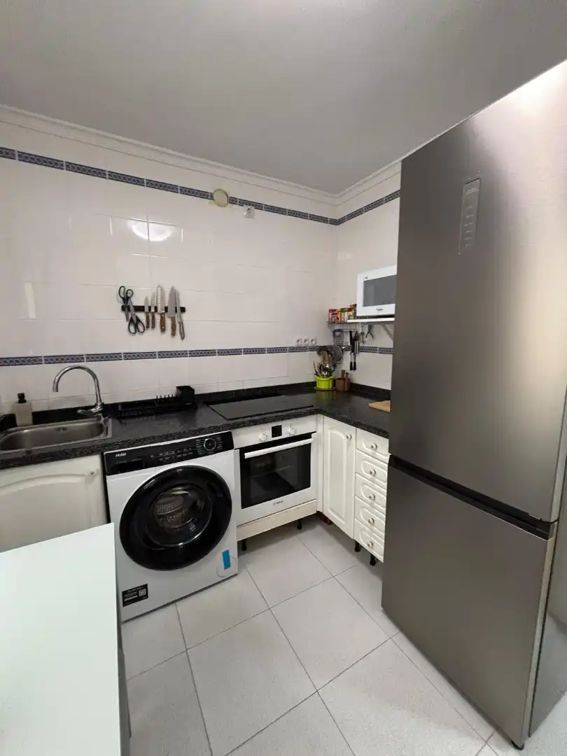 Küche von Wohnung zur Miete in Oviedo  mit Heizung, Parkett und Möbliert